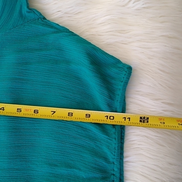 Band of Gypsies Crochet Off the Shoulder Crop Top in Turquoise - Picture 14 of 15